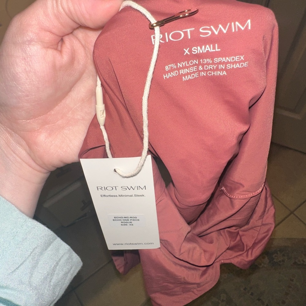 NWT Riot Swim Echo Moderate Coverage in Rouge XS - Picture 6 of 6
